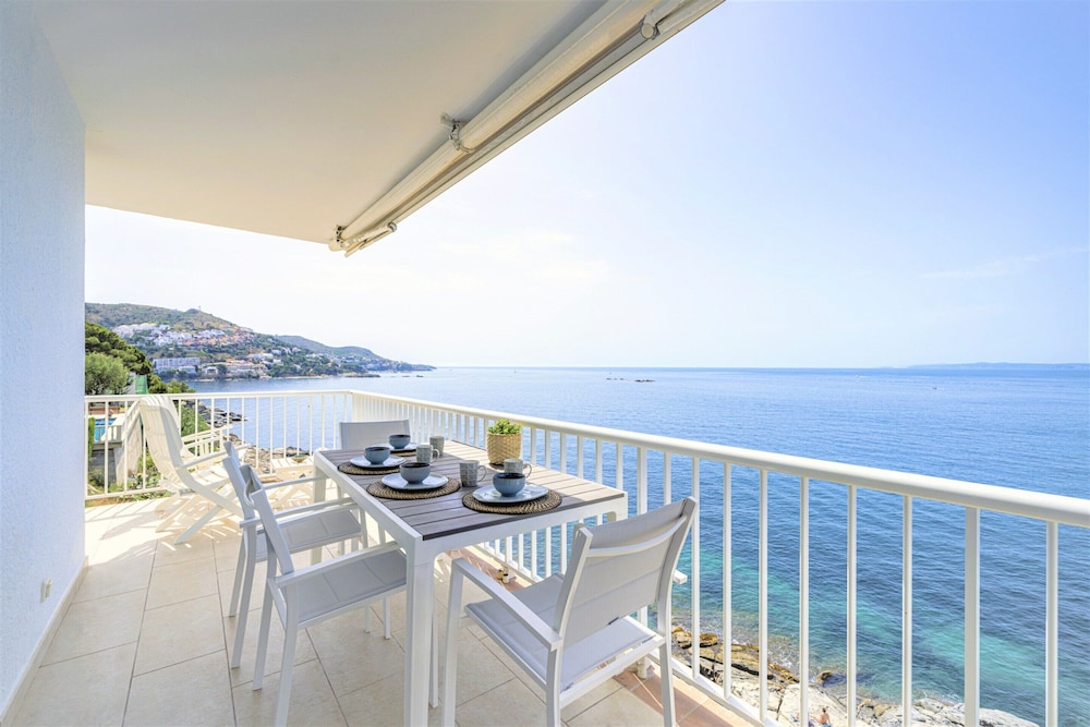 Apartment in Roses Near Canyelles Beach