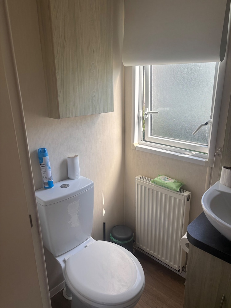 Newquay Bay - 3-bed Caravan - Sleeps 6