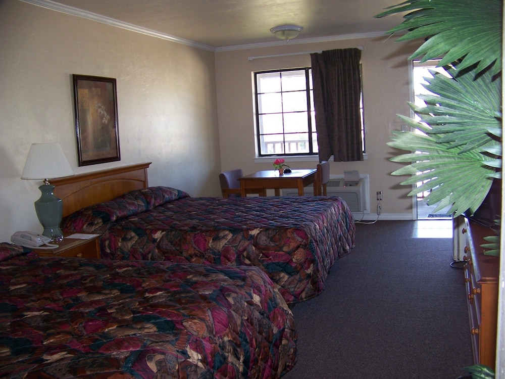 Emerald Sands Inn