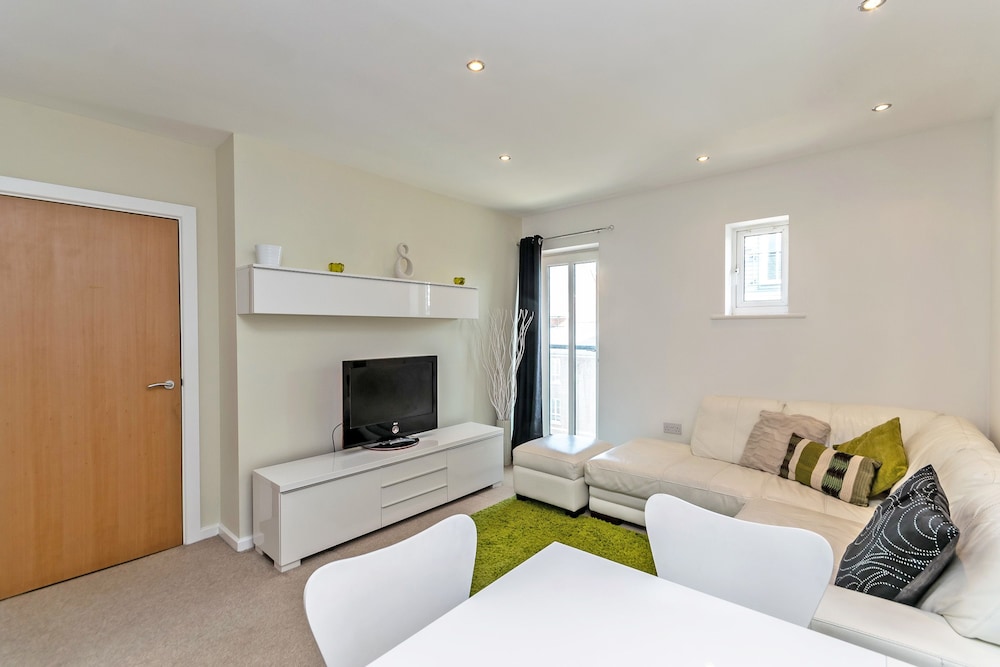 Racecourse Serviced Apartments