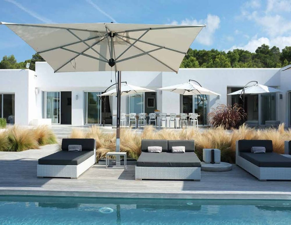 Gorgeous Villa With Views