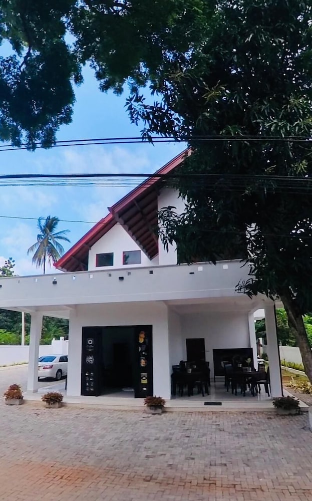 RAJABAWANA Holiday Resort