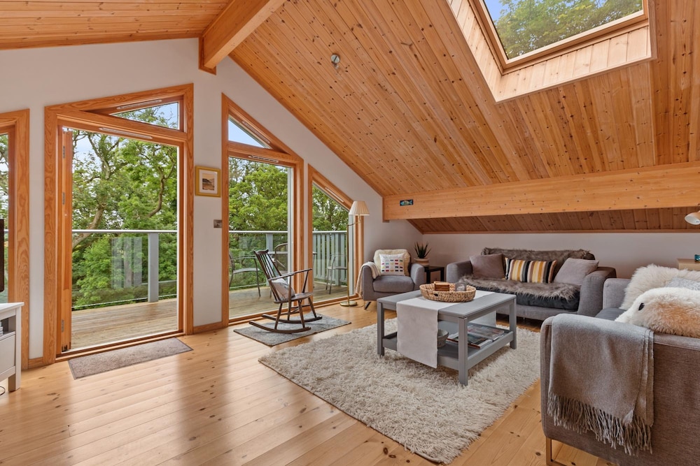 Lodge 5 Longbury - Luxury Lodge Woodland Views Restaurant and Spa Facilites