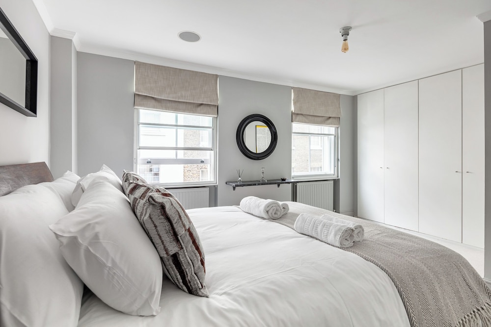 Urban Chic penthouse in Covent Garden