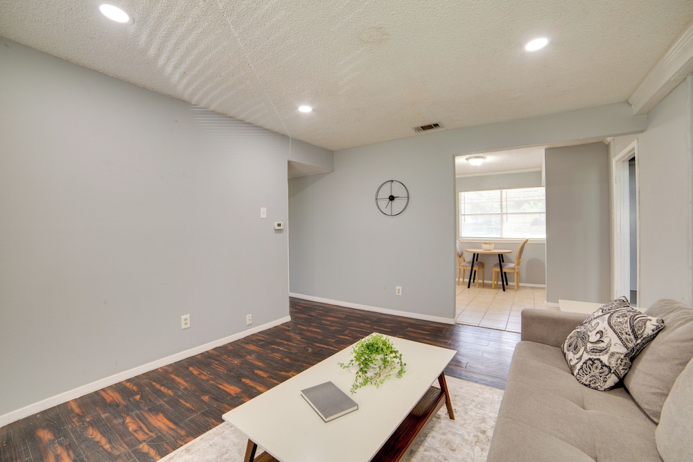Pet-friendly Sachse Home: Large Fenced Yard