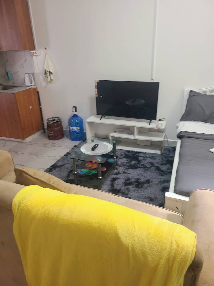 Studio 107, South B, Sana Sana