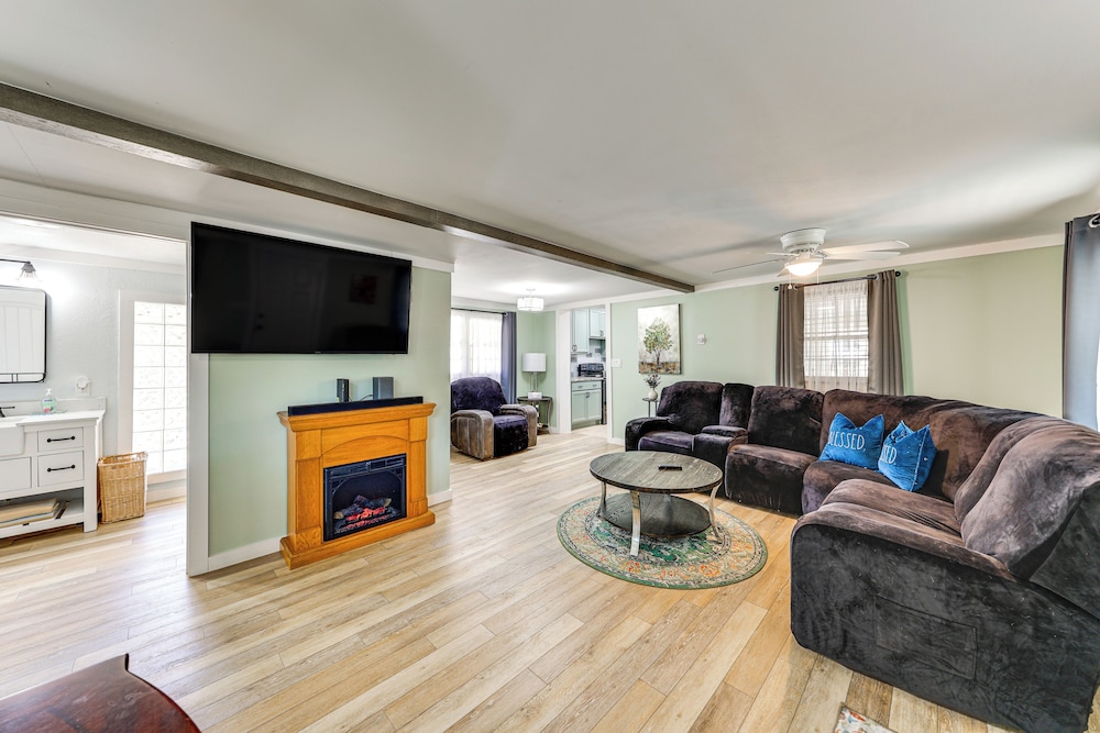 4 Mi to Savannah River Access: Home w/ Fire Pit