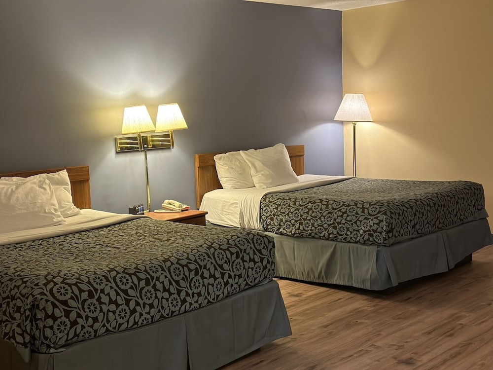 El Paso Vacations - Econo Lodge - Property Image 4