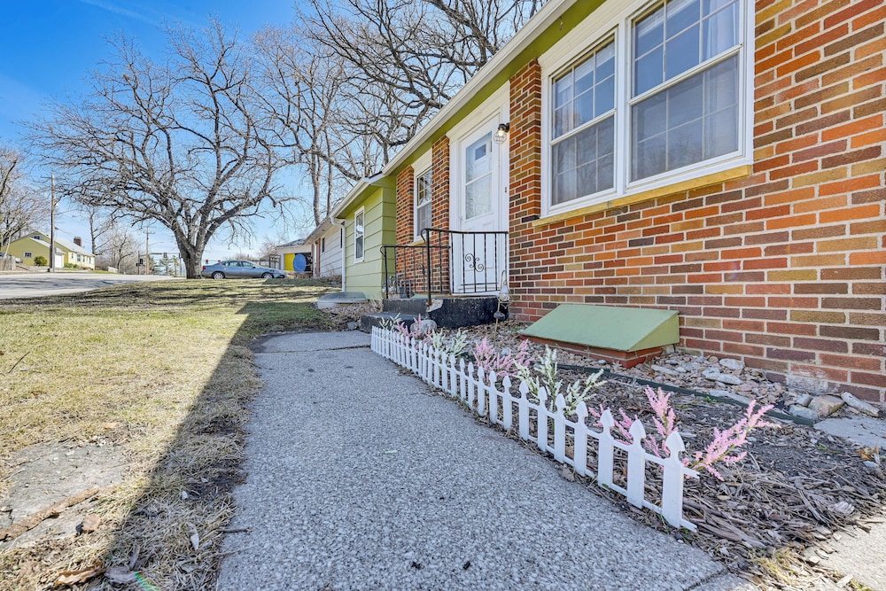Walk to Iowa State University: Pet-friendly Apt!