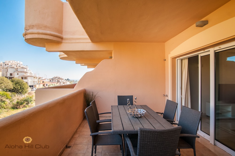 Marbella Vacations - Aloha Hill Club Golf  Spa Apartments - Property Image 12