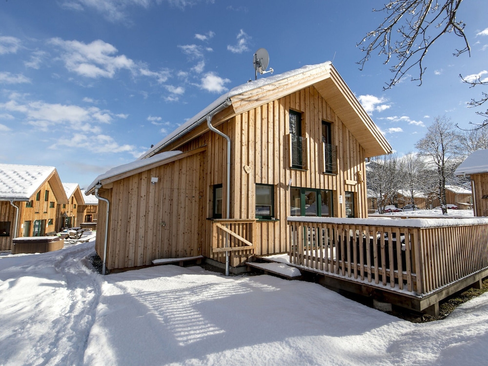 Appealing Chalet Near ski Slope
