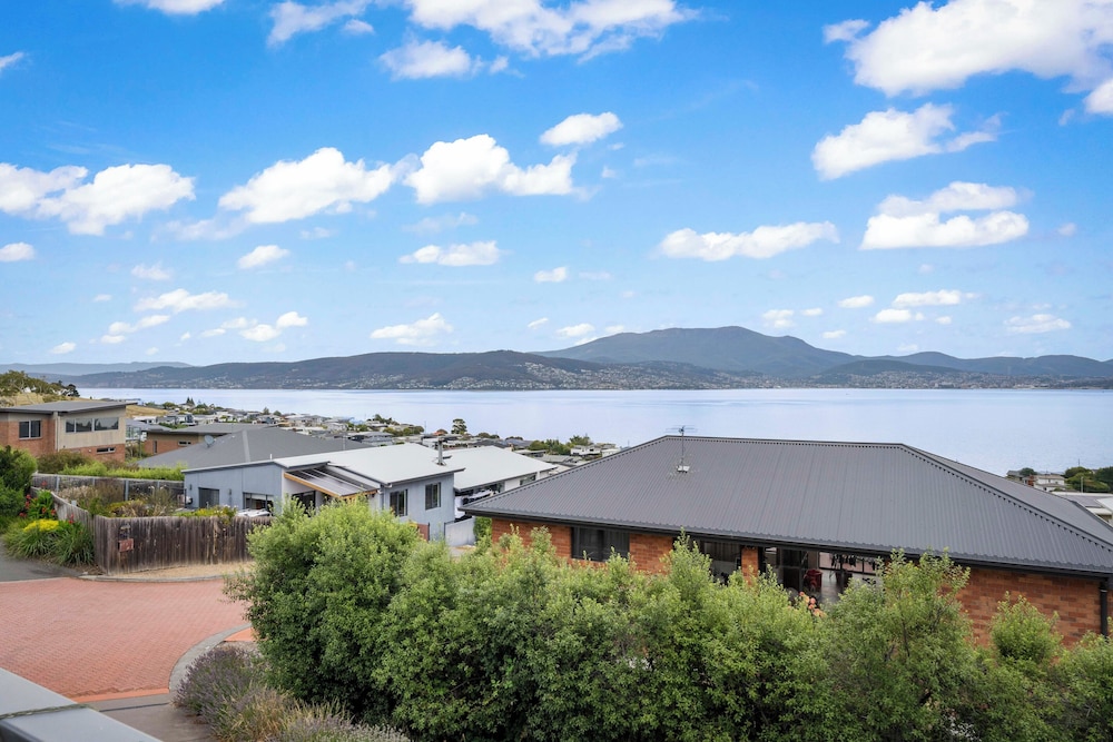 4 Bedroom House - Gorgeous View