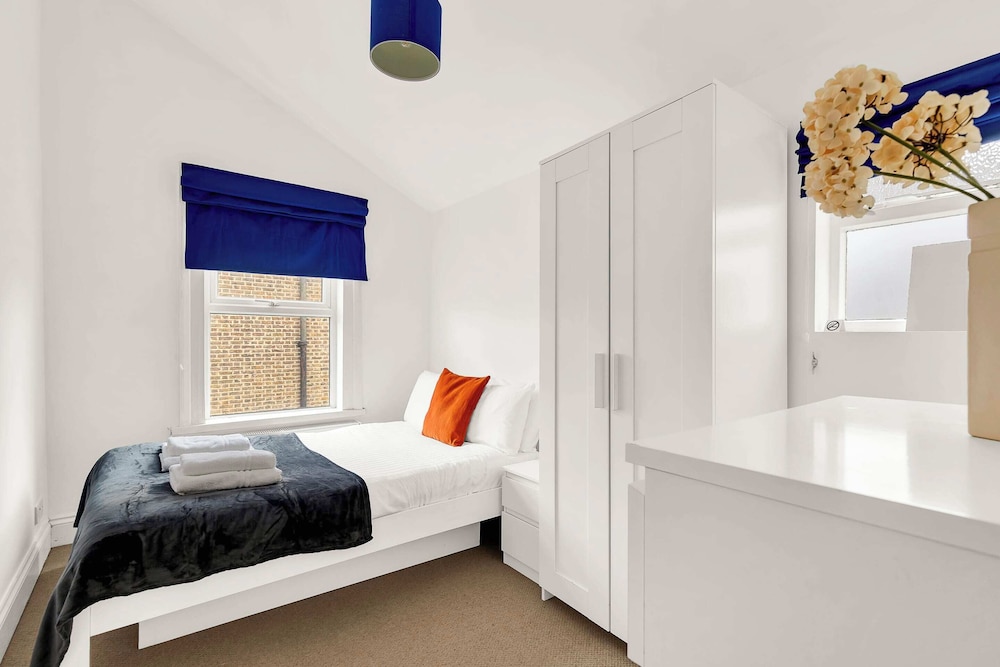 Charming Golborne Escape