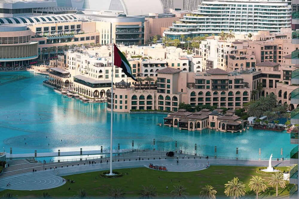 Burj Crown Lux Apartment by Dubai Mall