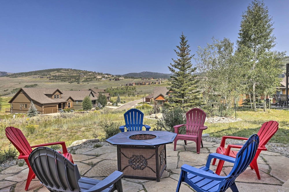 Deluxe Granby Ranch Hillside Home: Private Hot Tub