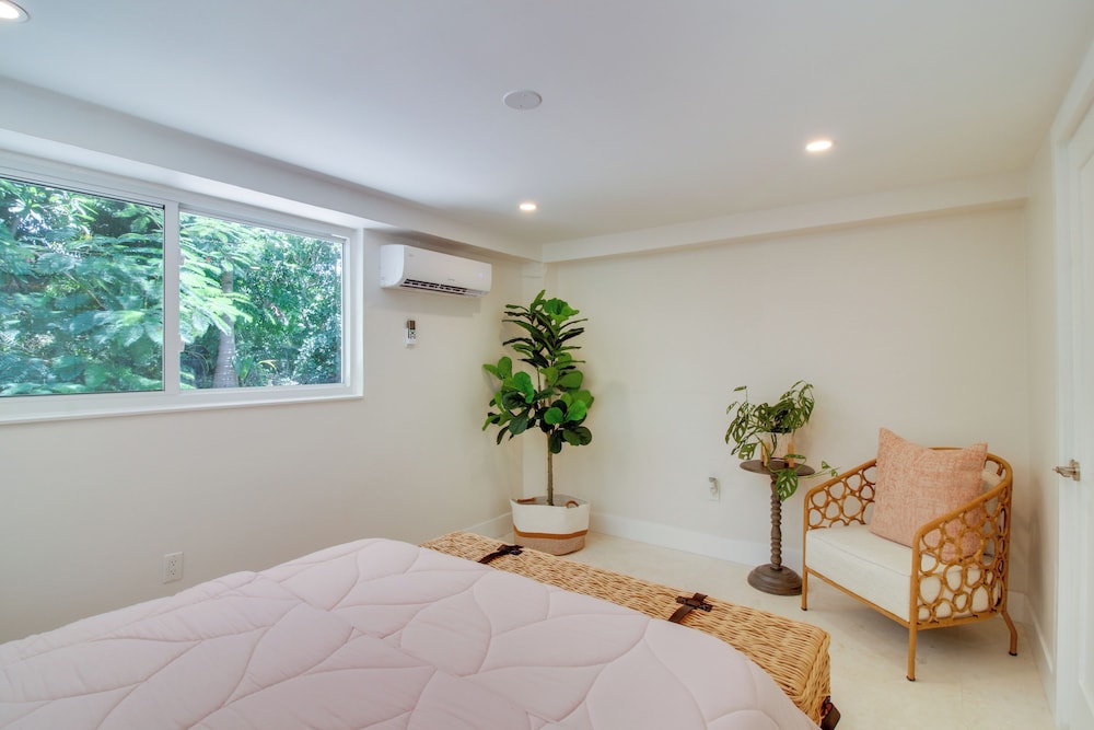 Walk to Beach: Tavernier Apartment w/ Patio!