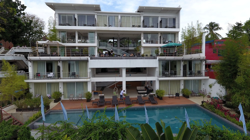 Ocean Suites Boutique Hotel