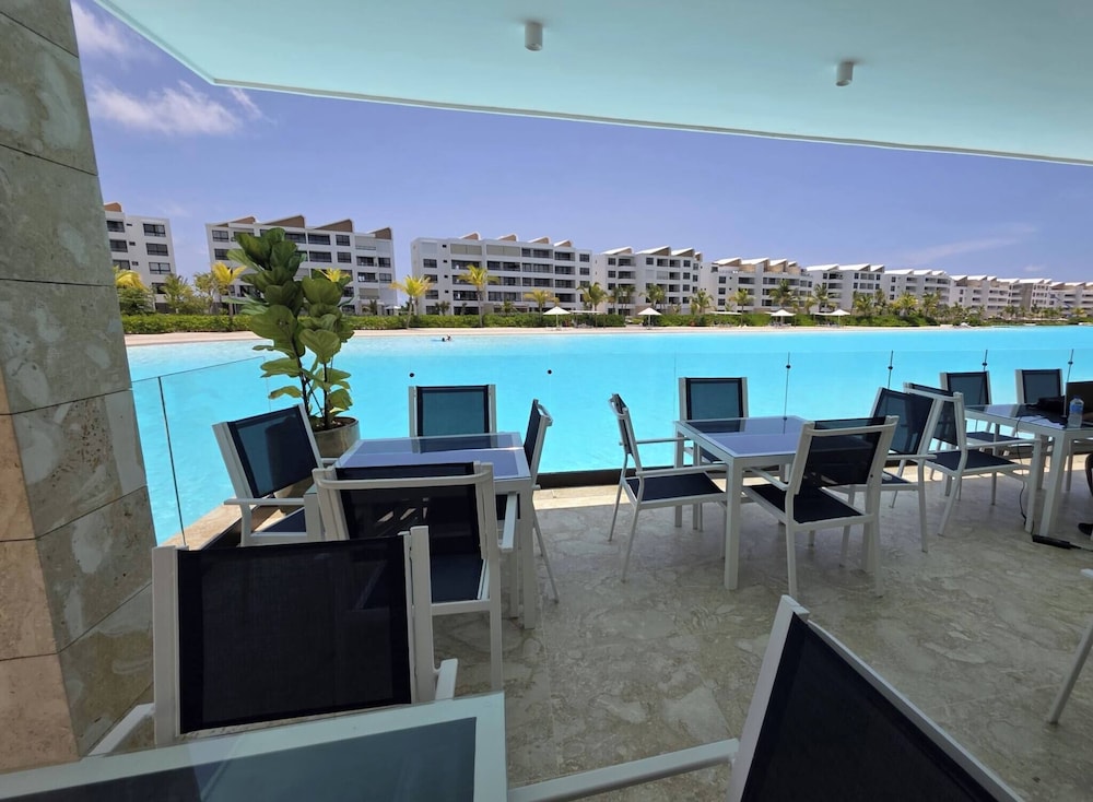 Oasis Turquesa Punta Cana Crystal Lagoon