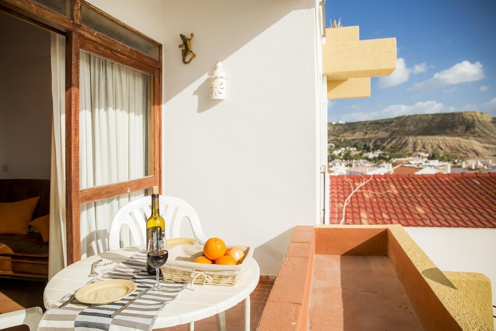 Hotel A06 - Seaview 1 Bed Apartment by DreamAlgarve - Image 1