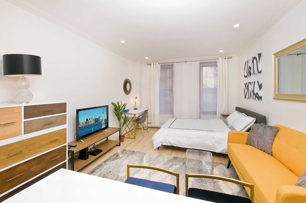 1597 New York Apt