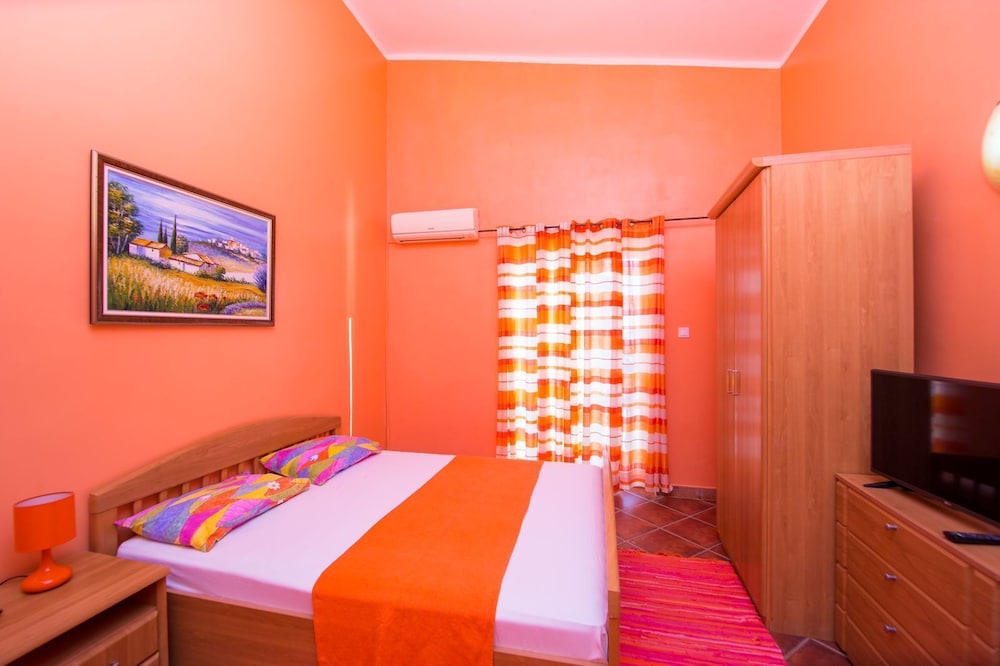ACIKA apartments Rafailovici view 3