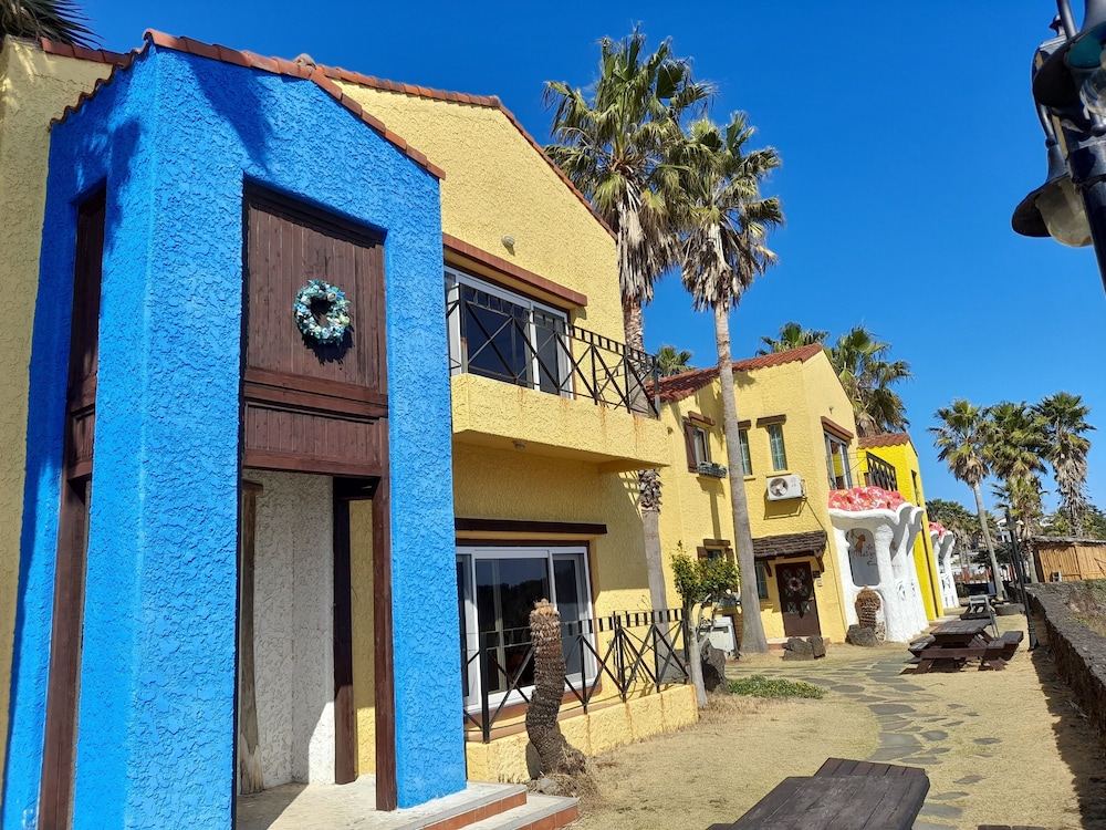 Lime Orange Vill Pension