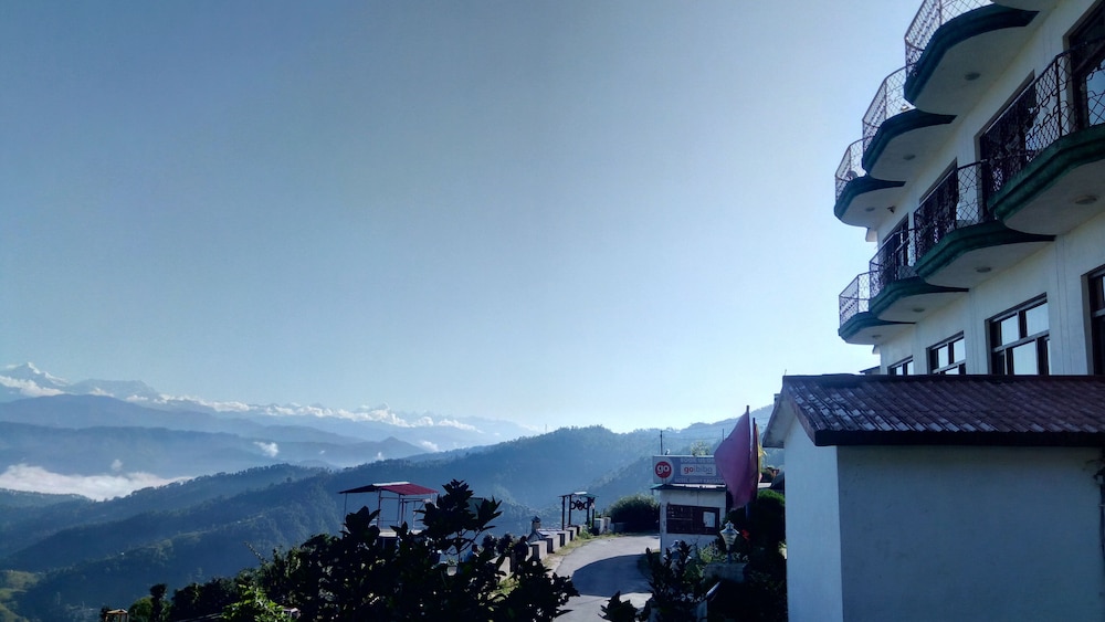 Hotel Sumit Kausani