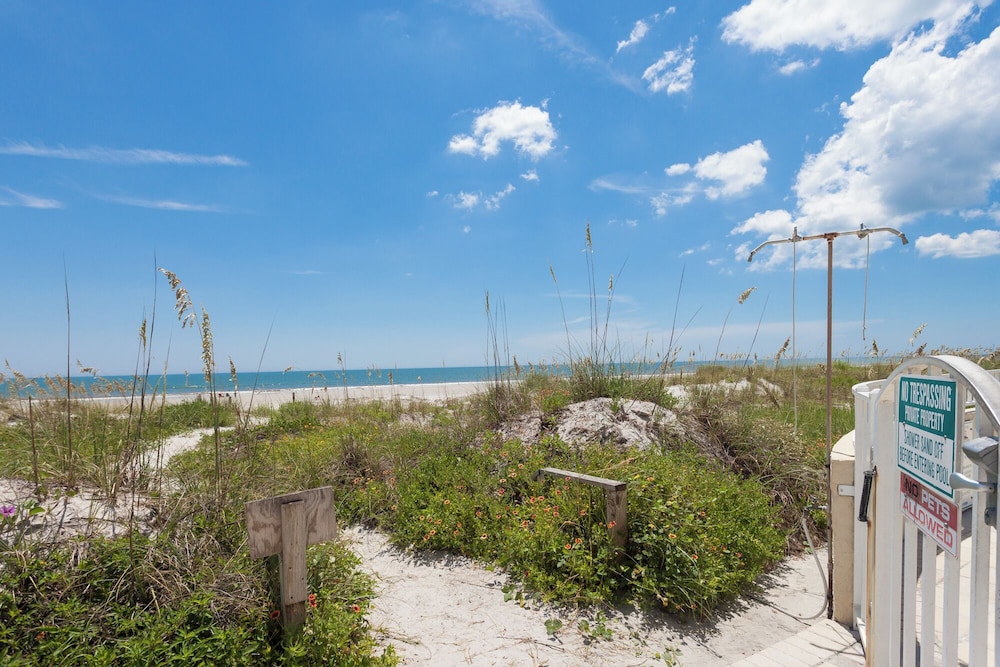 Jacksonville Beach Costa Verde 2319-102 by Distinctive Beach Rentals