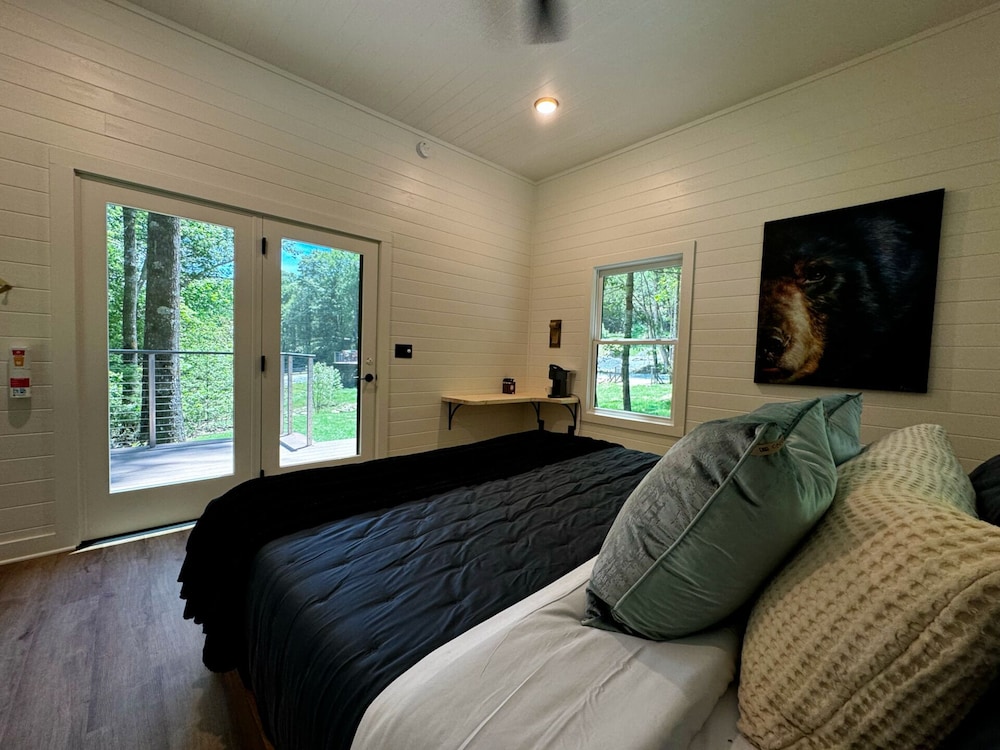 Mirror Cabin - Reflections