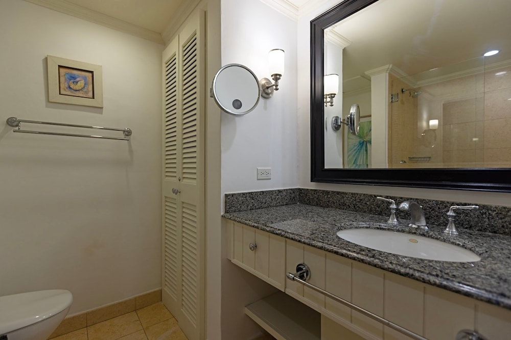 Glitter Bay Estate 314 1 Bedroom Apts