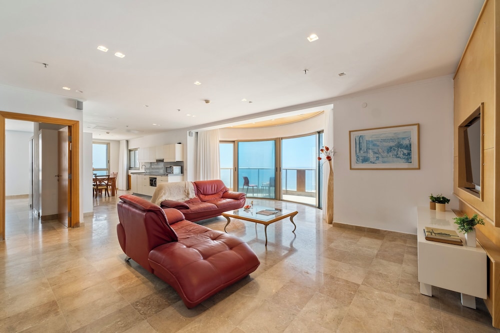 HaCarmel Beach Penthouse by Sea N Rent