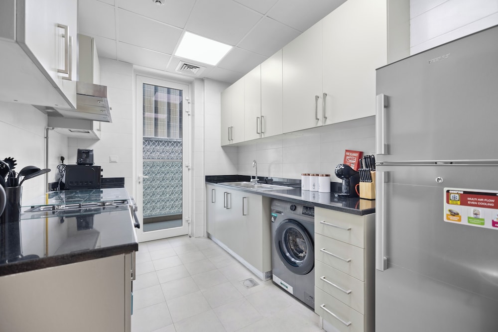 Pure Living - Beautiful 1BR With View of Burj Khalifa
