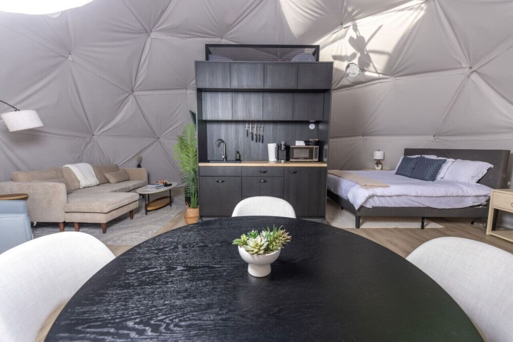 Harmonia Dome with KingBed and HotTub