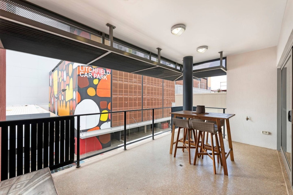 Zen City-venture Balcony Dining - Cozy - CBD