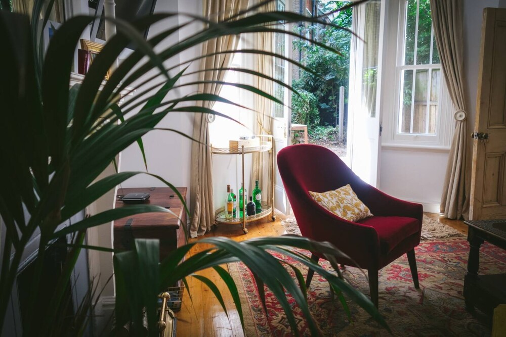 Charming 1 Bedroom Flat in Brook Green