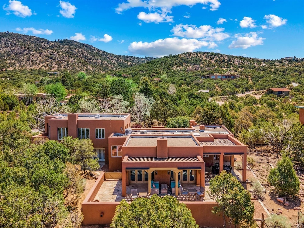 Enchantment - Stunning Views, Fantastic Outdoor Spaces, Four Fireplaces view 5