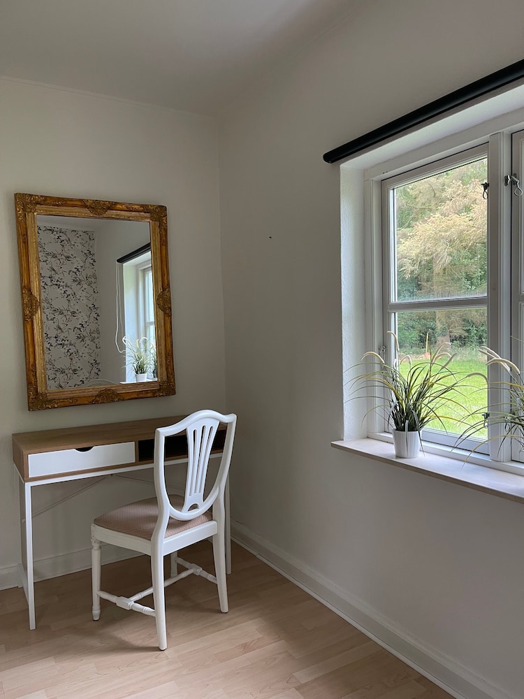The Gatekeepers Cottage at Hindemae Estate Cozy Stay in Historic Surroundings