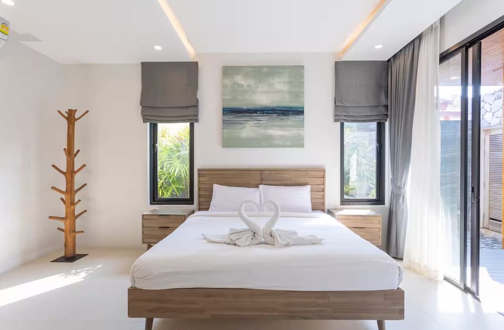 Tropical 3BR Escape Pool Style V90