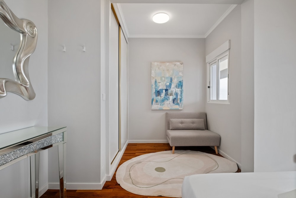 Villa Eastern Edge by Homie
