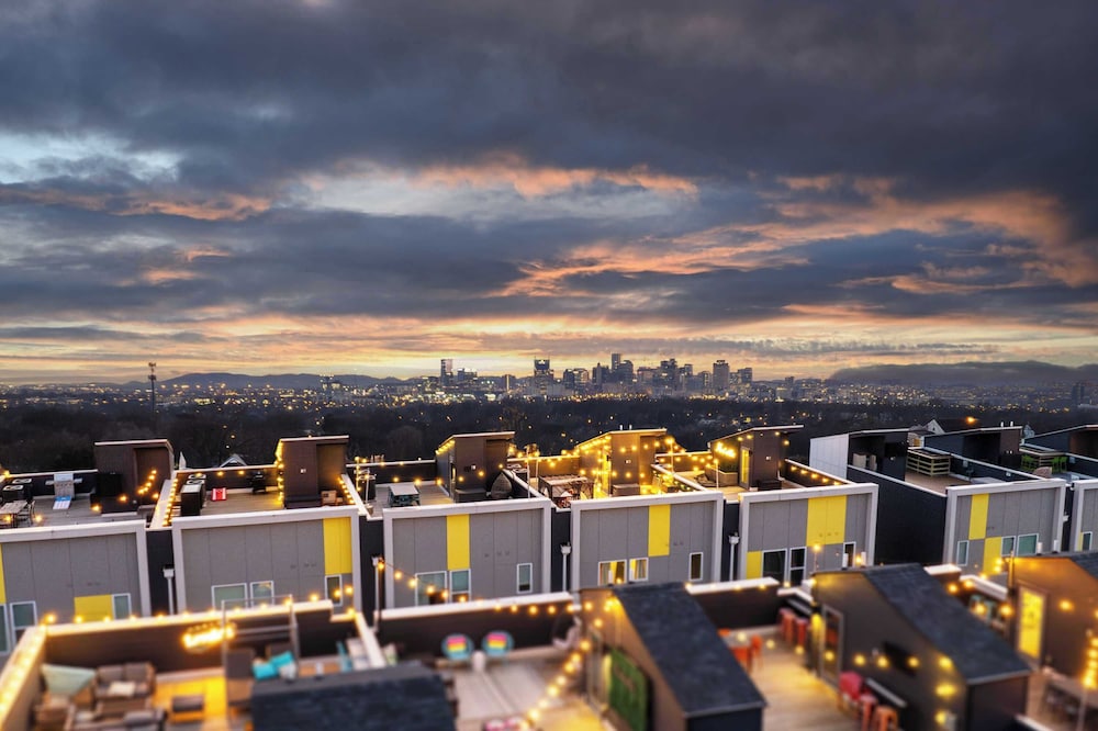 Rooftop Deck Grill Ping Pong Near Downtown Nashville