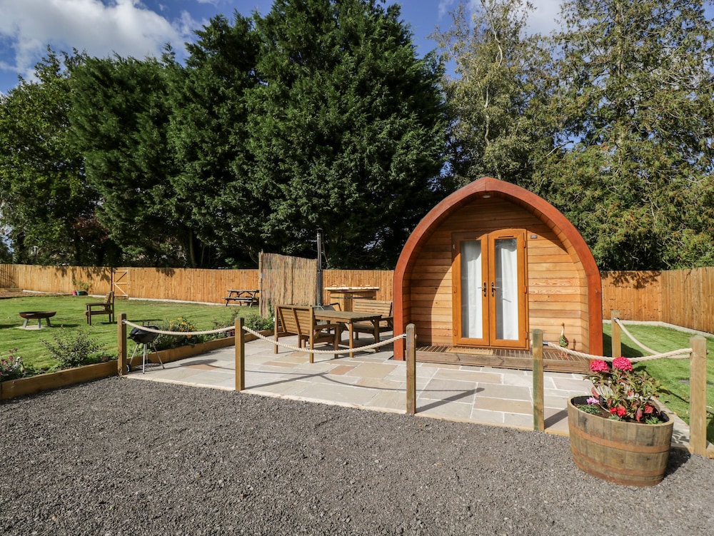 Halmore Pod