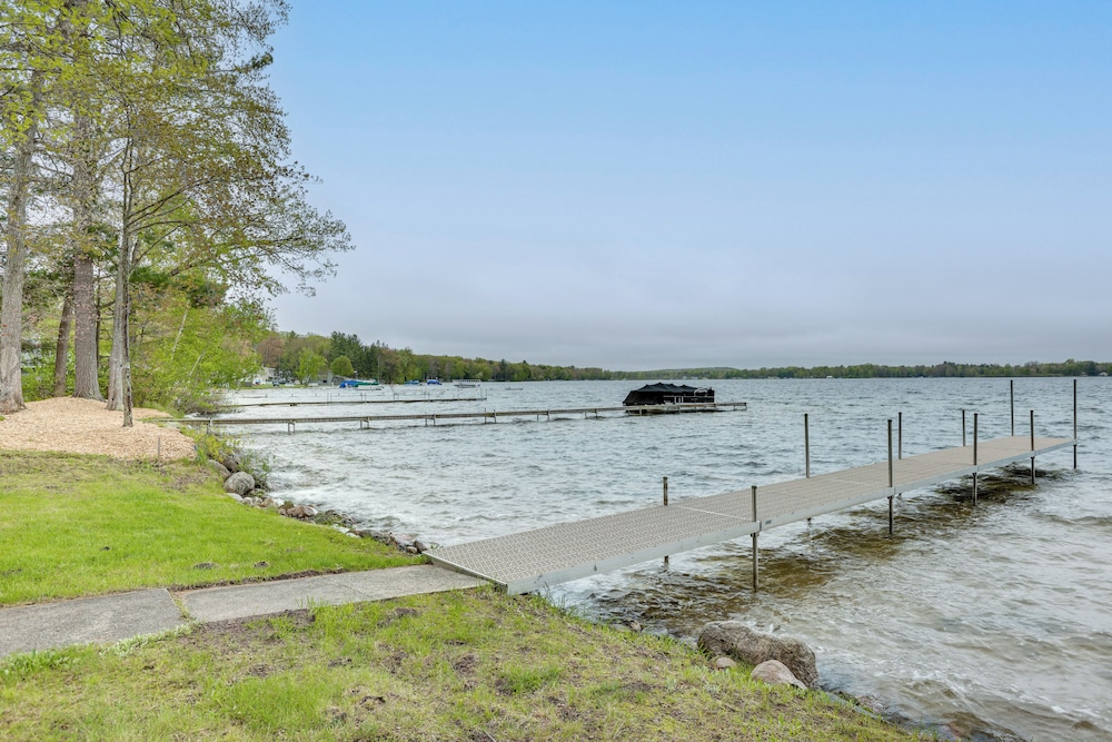 Fisher's Paradise: Lakefront Cottage in Baldwin!