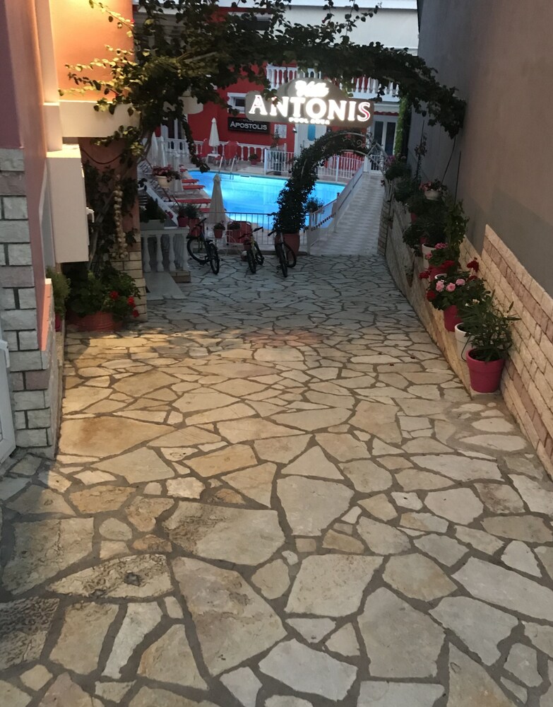 Villa Antonis