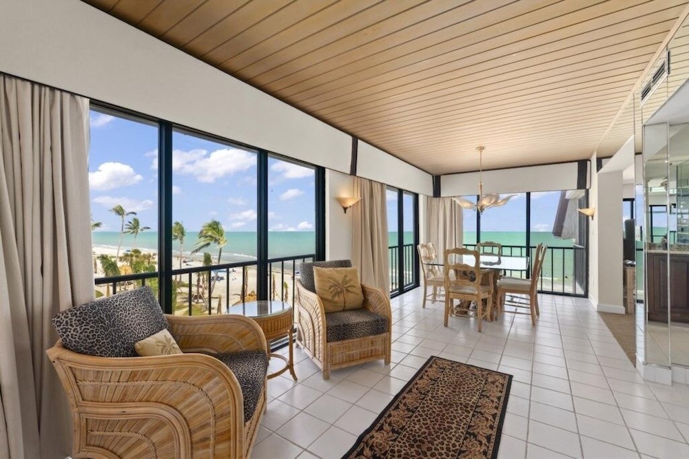 Pointe Santo A44 3 Bedroom Condo