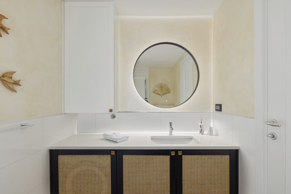 Dimitris Residence