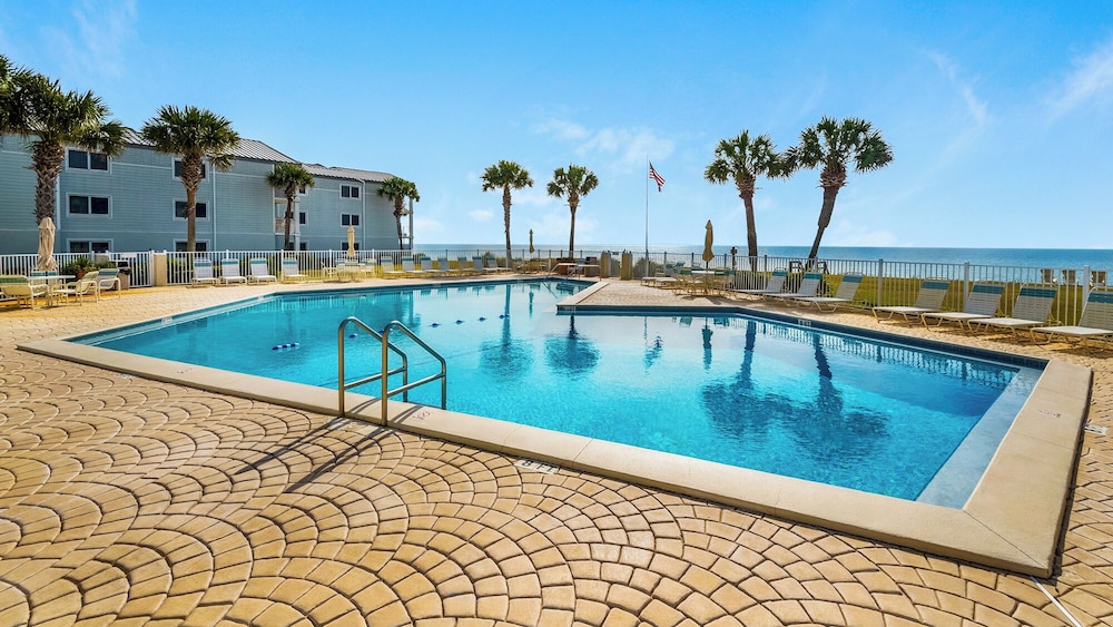 Sand Cliffs 108: Steps to Beach & Pool Access!