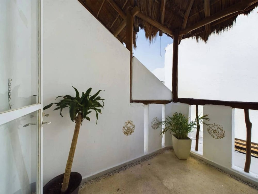 Stylish 1BR Apartment With Private Terrace in Playa del Carmen