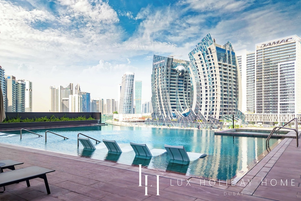 LUX 15 Northside Burj Khalifa View Suite