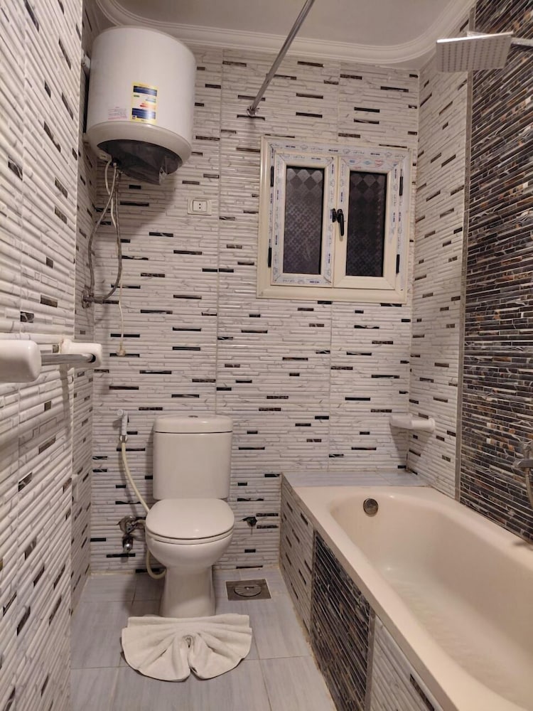 Pearl pyramids Inn