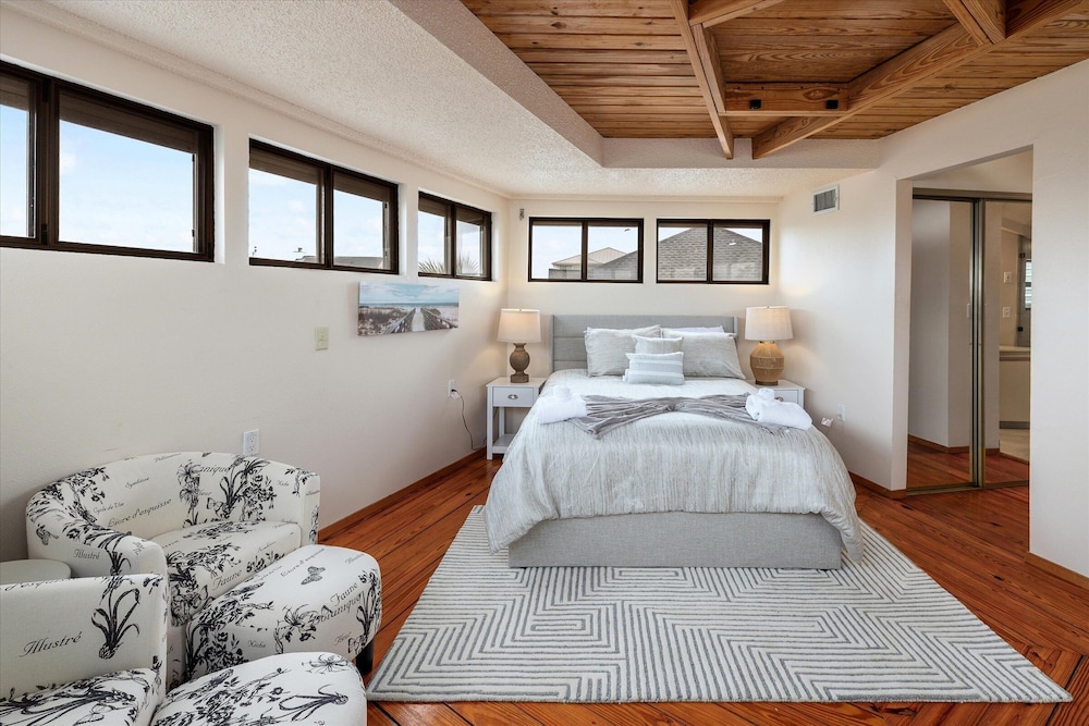 The Blue Pentagon 3 Bedroom Home